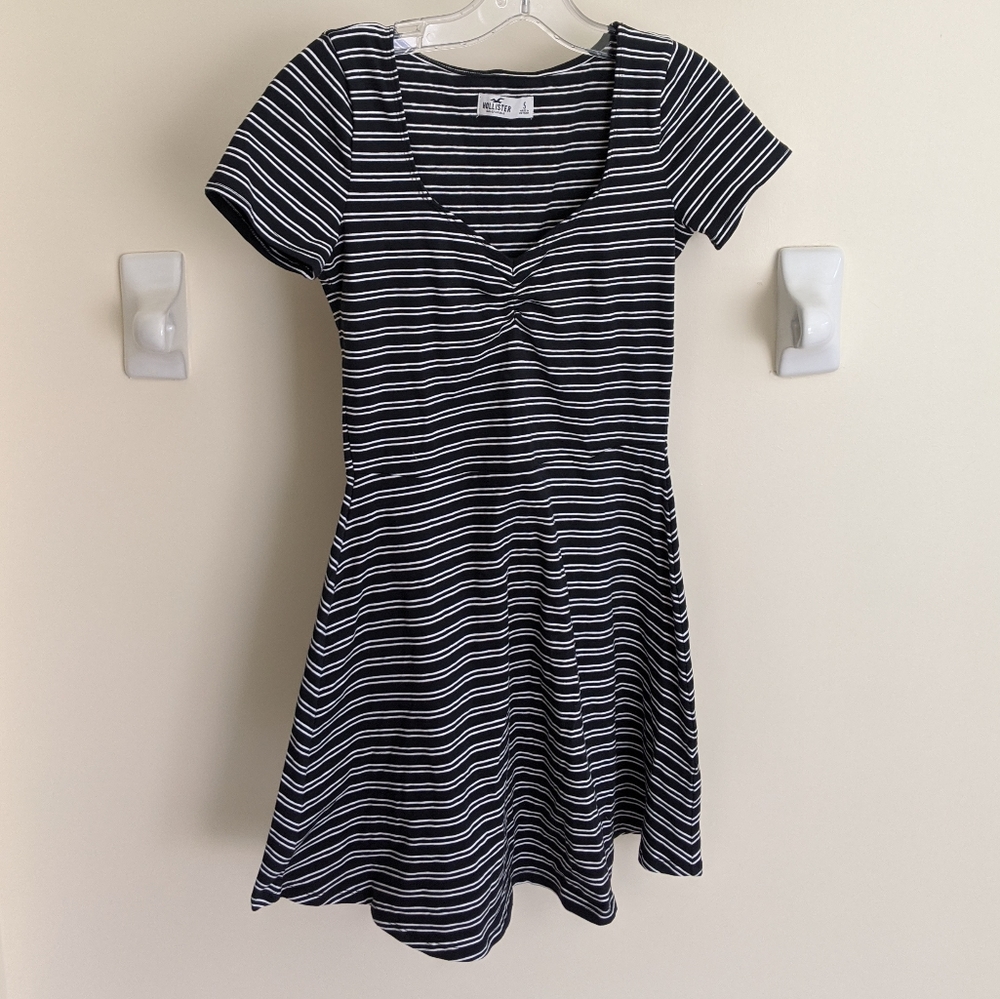 🖤 (2/$40) Hollister A-line T-shirt dress